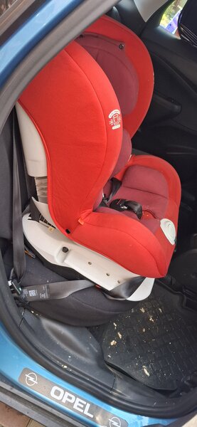 Scaun auto rosu,